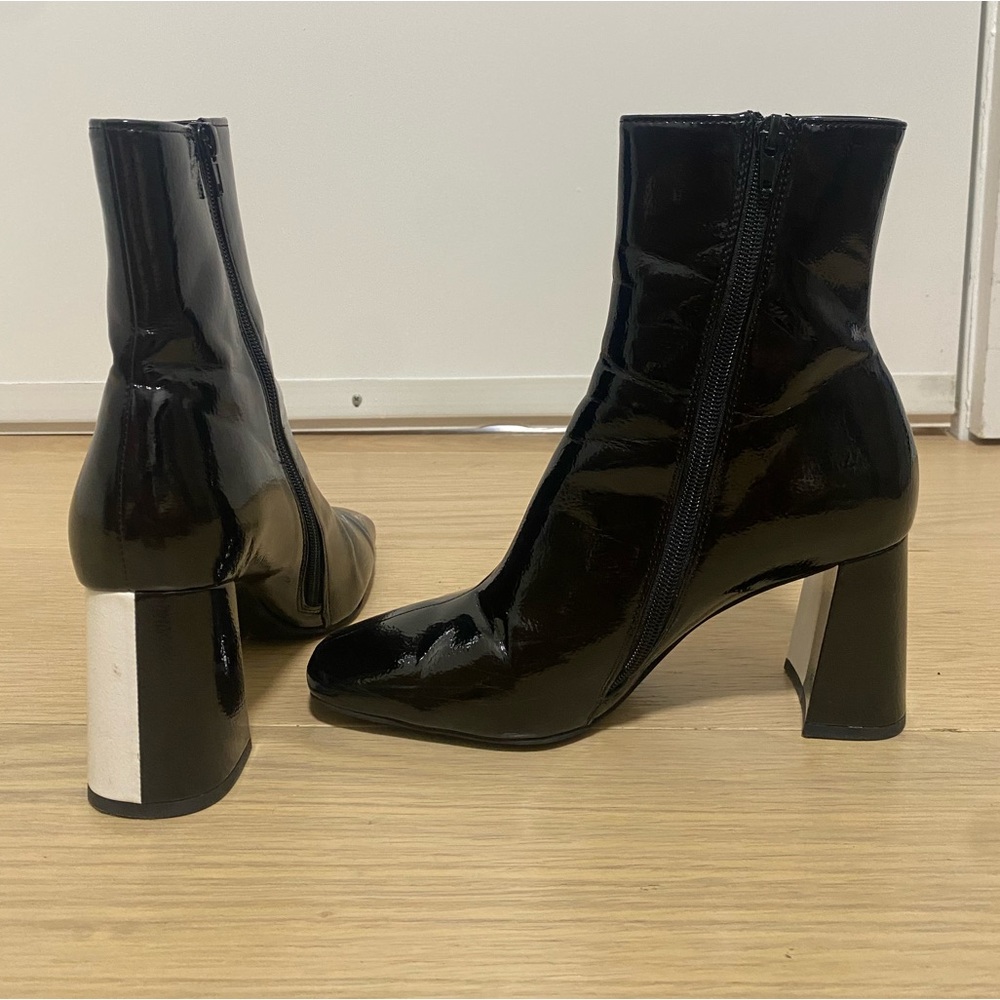 Size 8, Jeffrey Campbell, black two tone heel booty